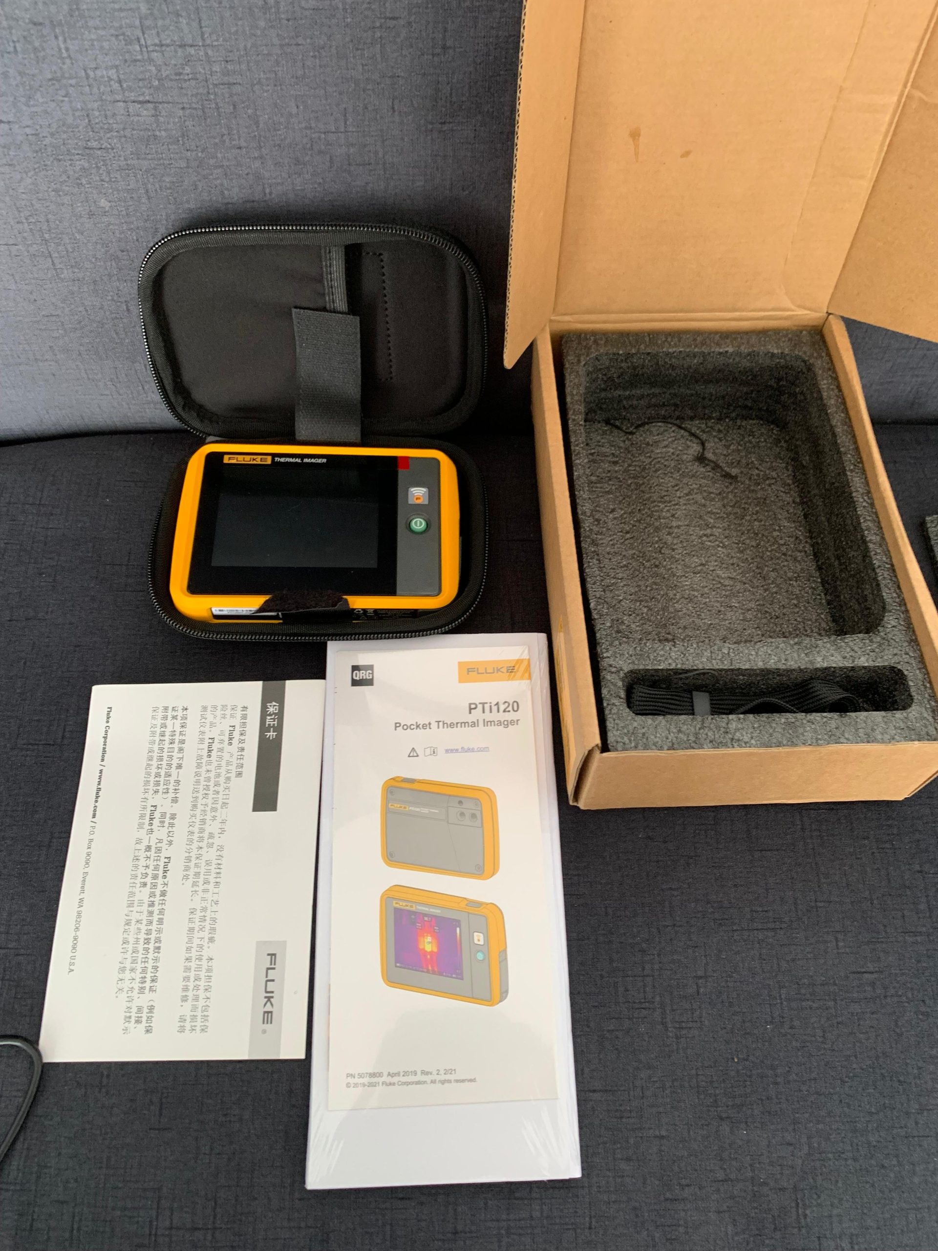 Fluke PTi120 Pocket Thermal Imaging Camera