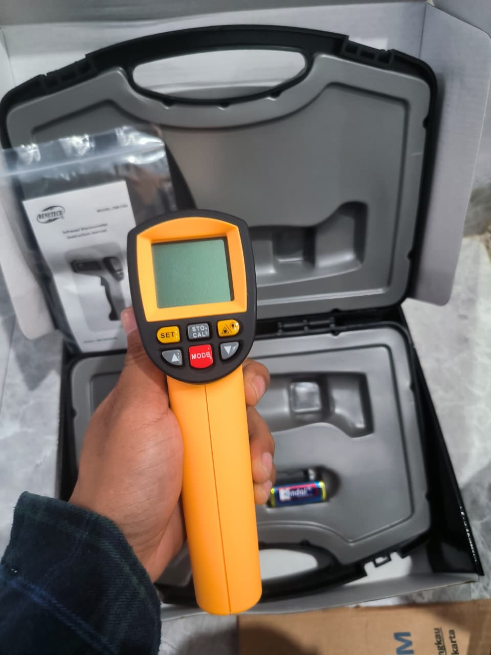Benetech GM1350 Infrared Thermometer 3